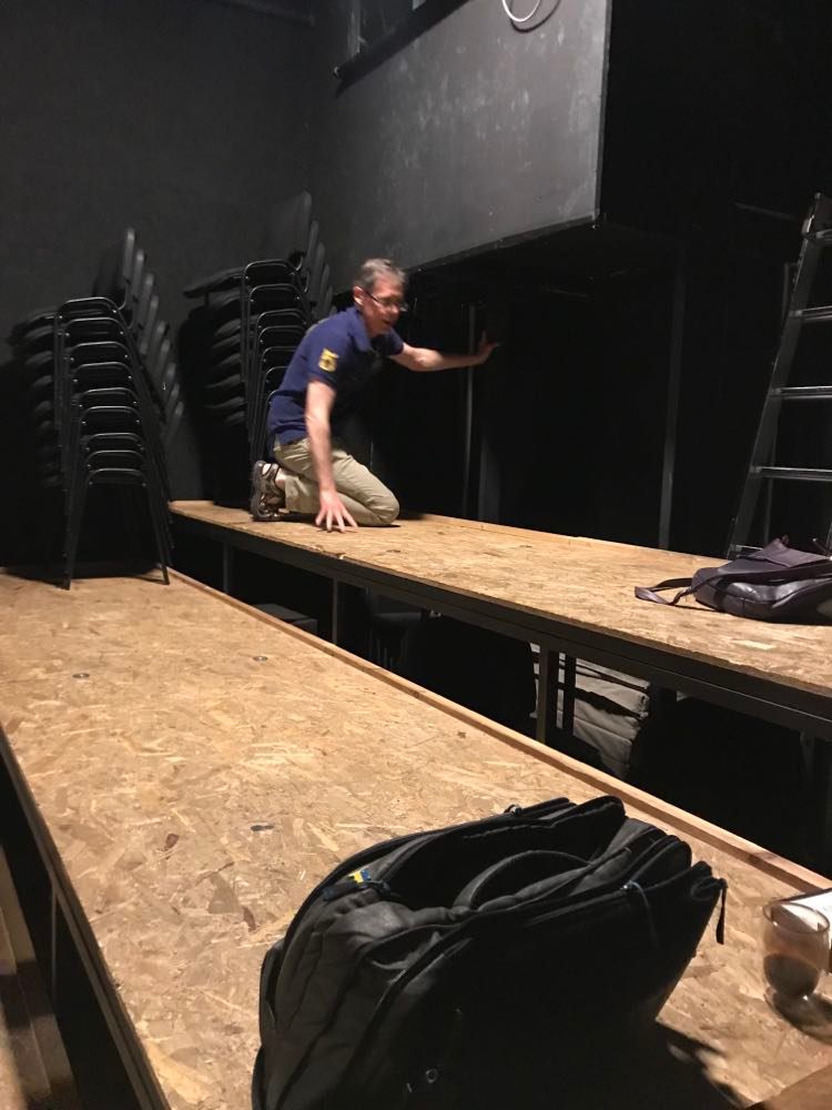 За лаштунками 19