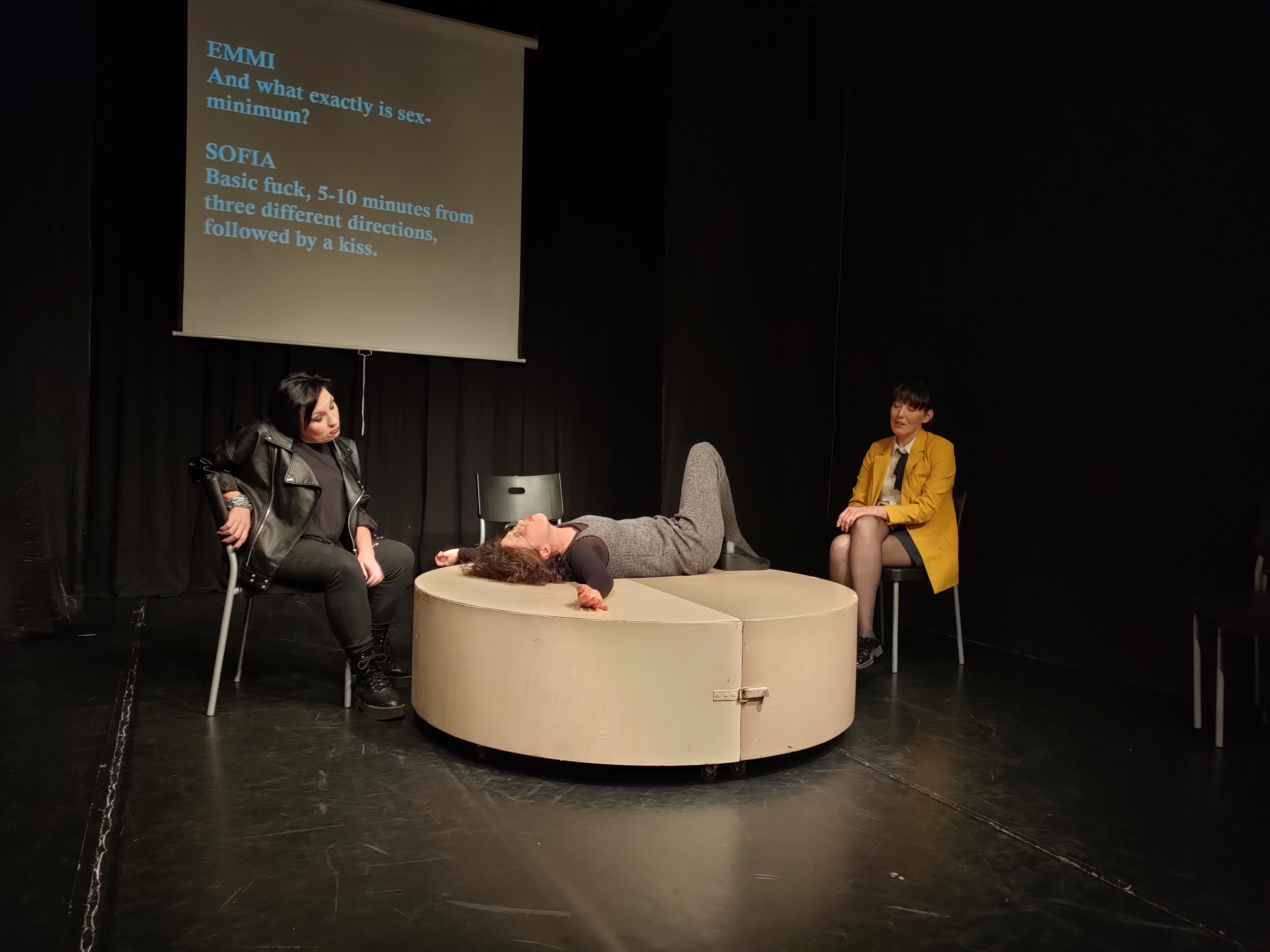 З вистави 15