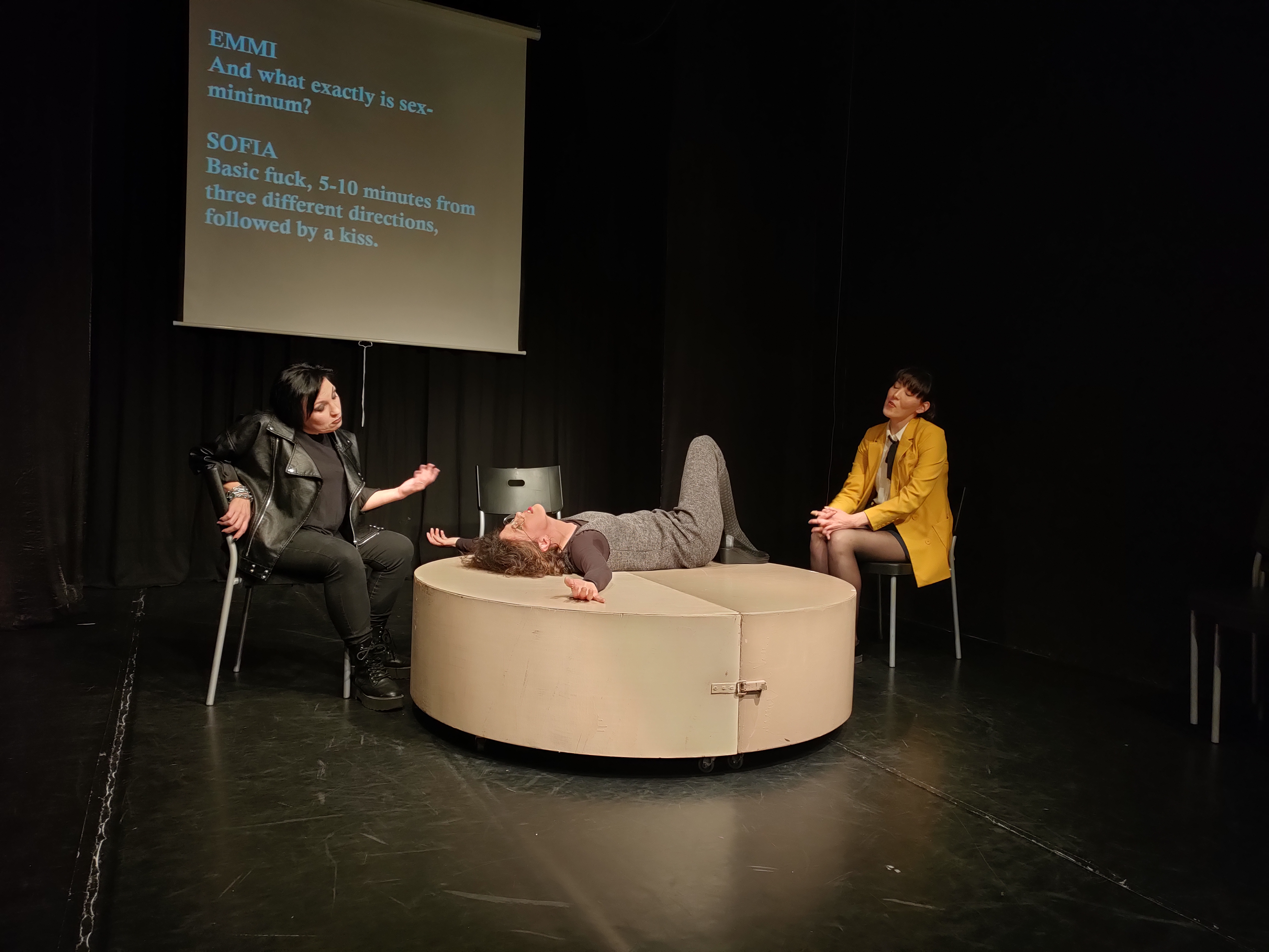 З вистави 16