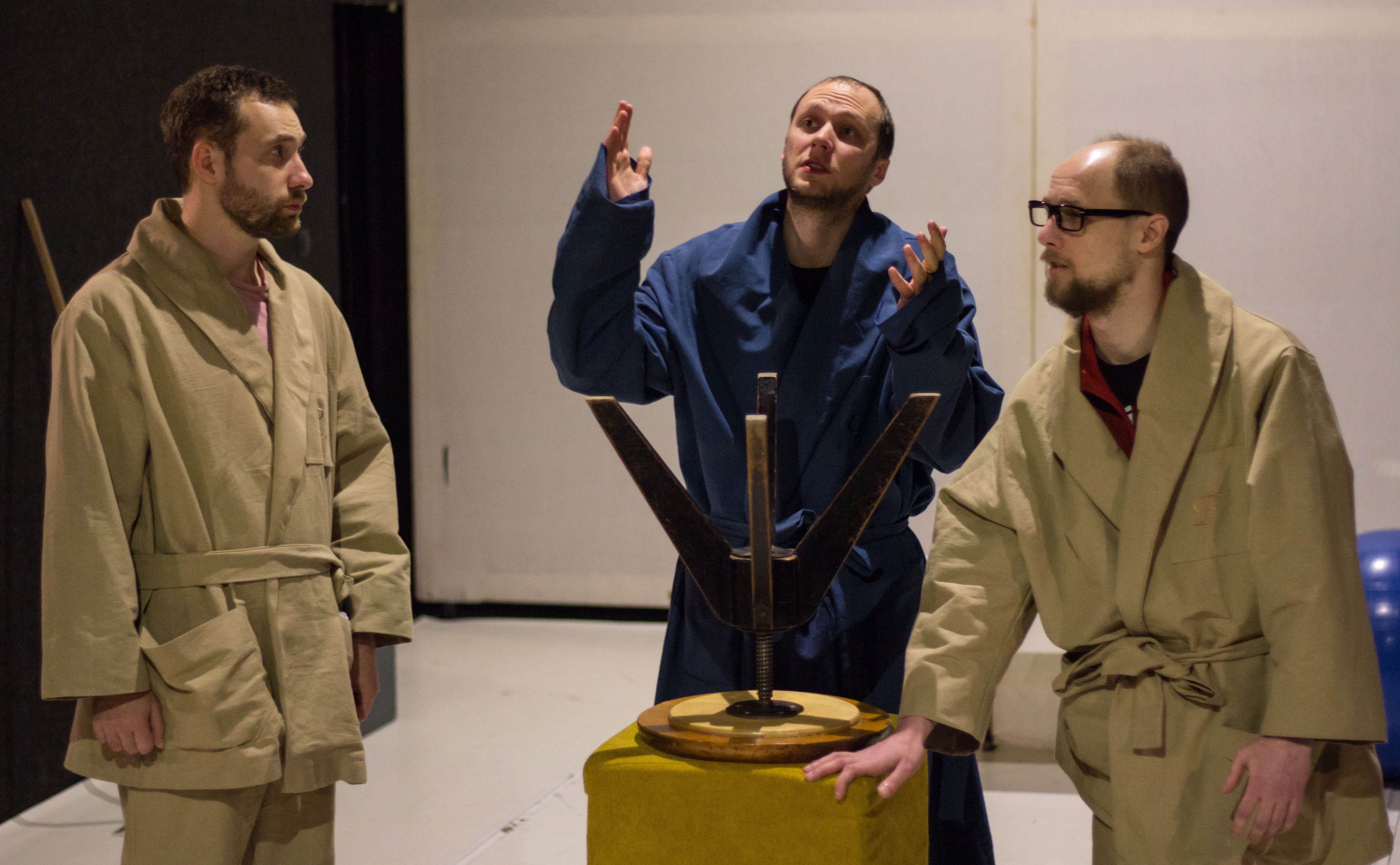 За лаштунками 29