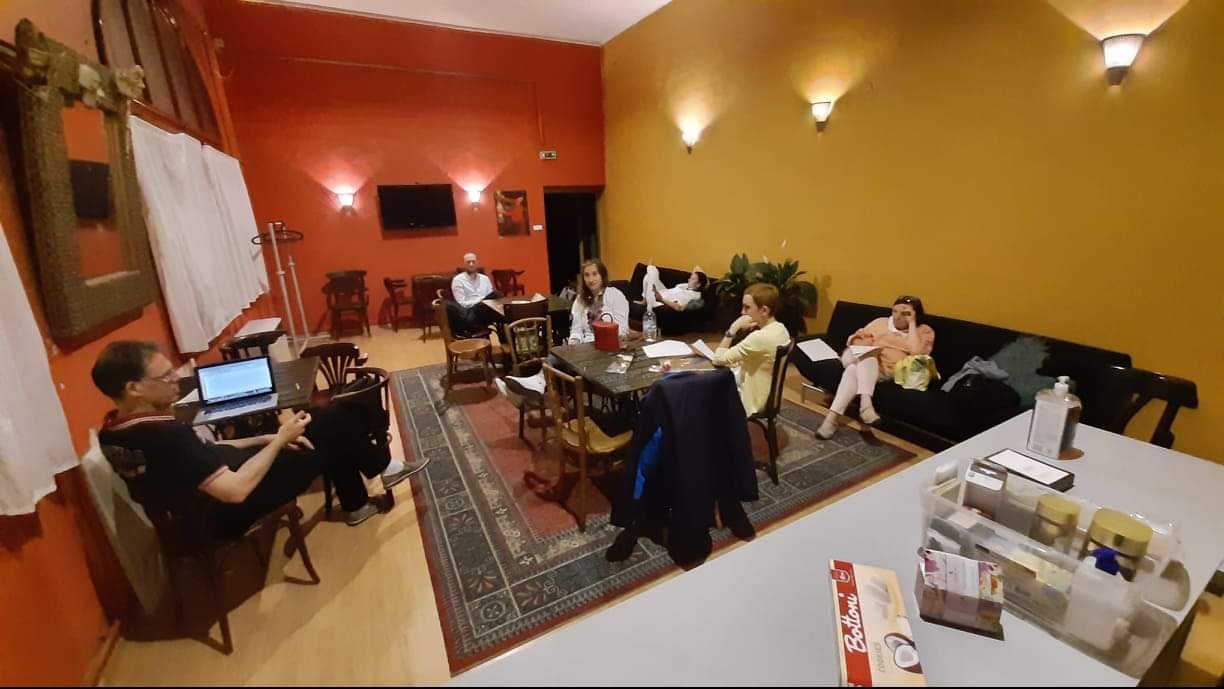 За лаштунками 1