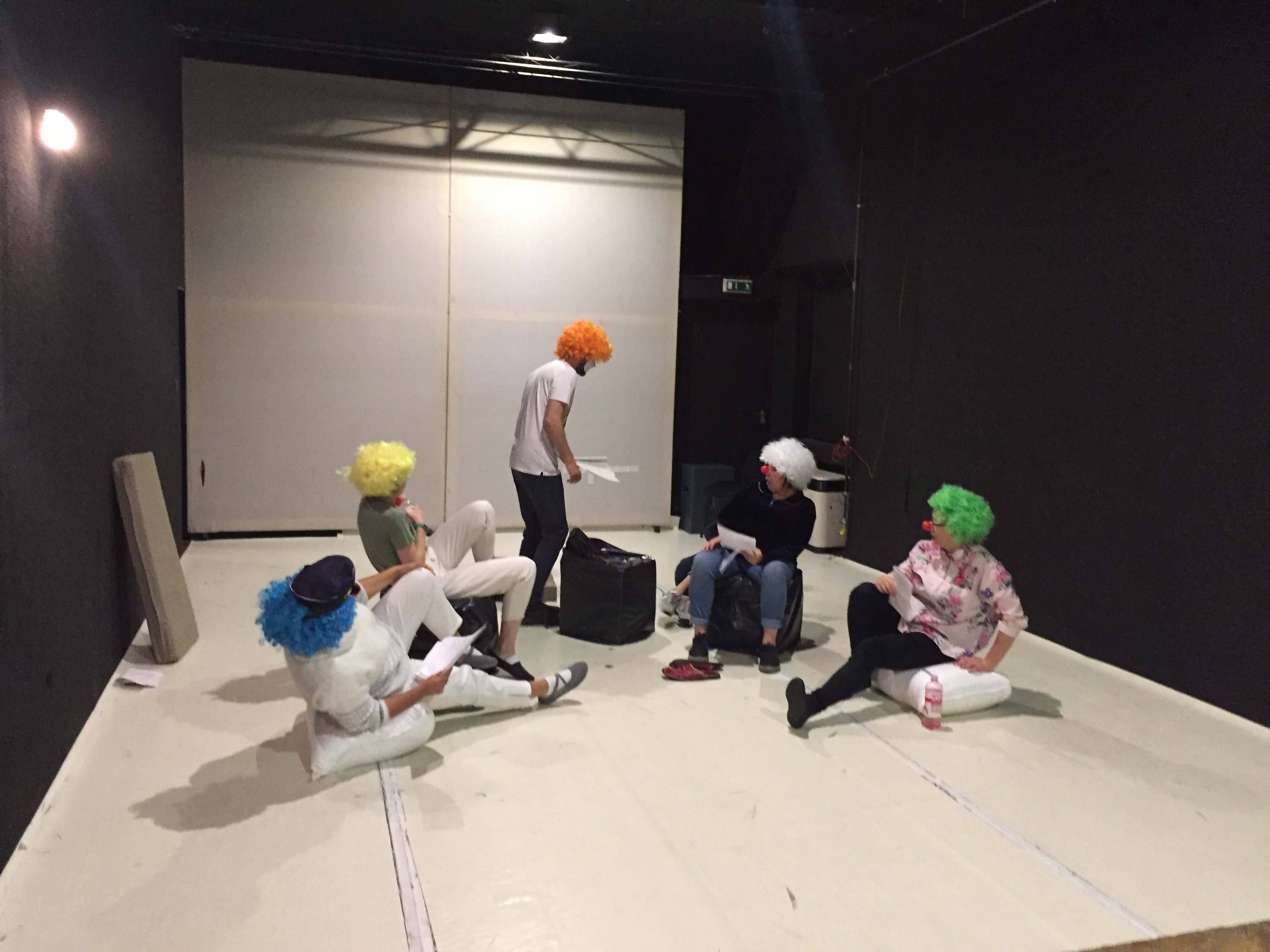 За лаштунками 4