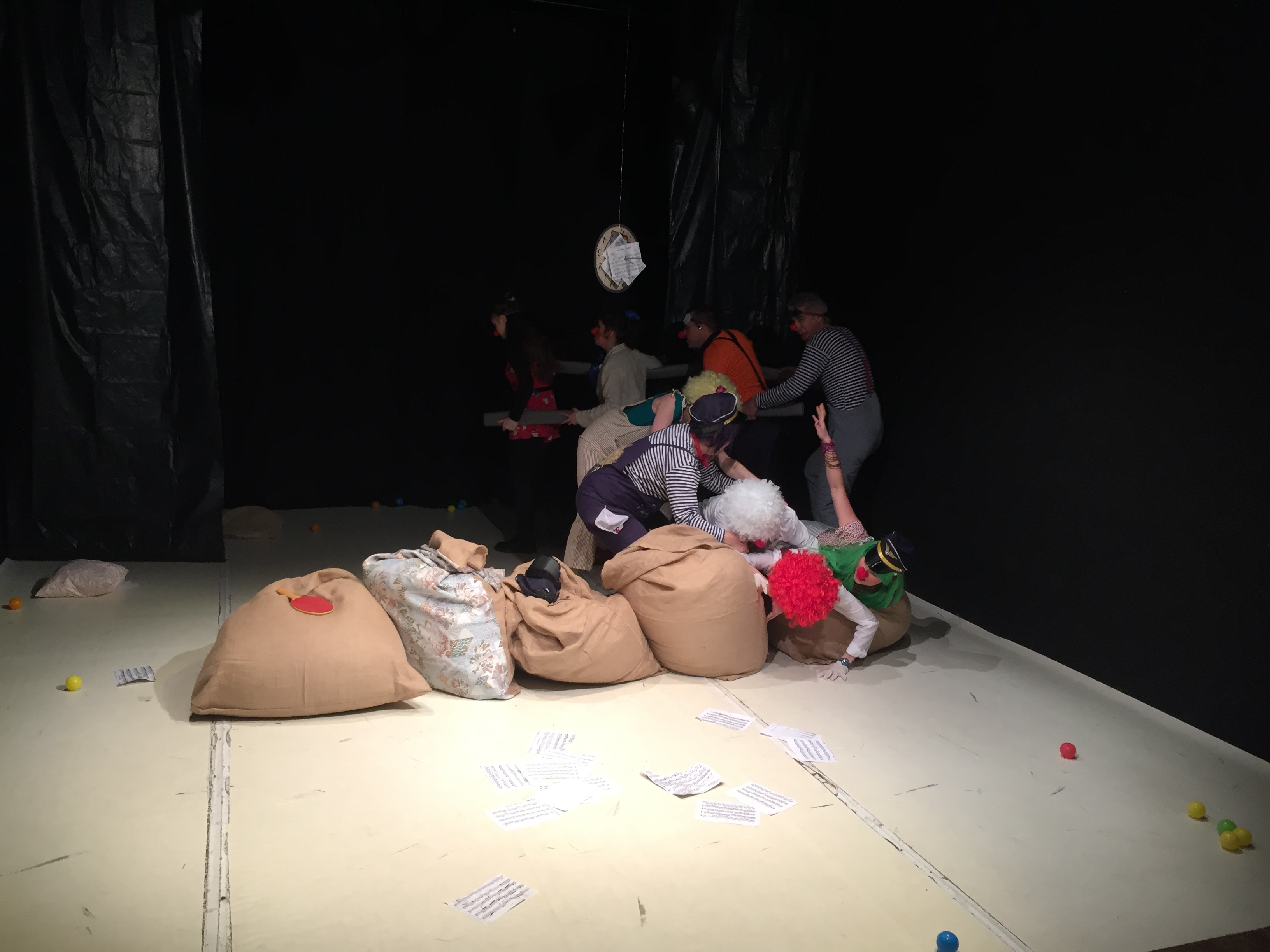 З вистави 19